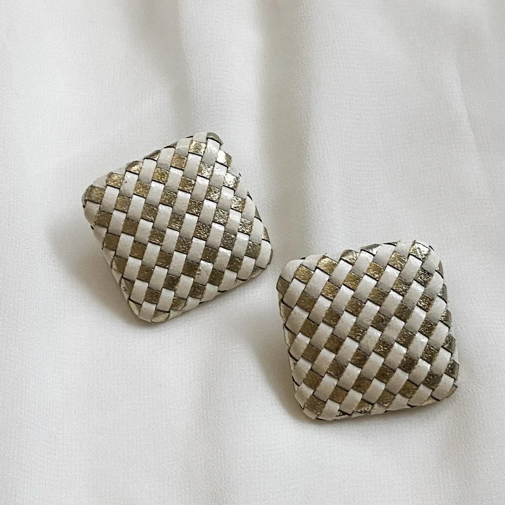 VTG XL Gold White Woven Diamond Square Earrings - Picture 6 of 6